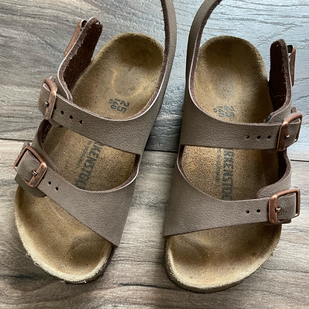 Kids Birkenstock shoes size 5-5/12 toddler